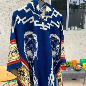 Brand new poncho ! Never worn, made in Ecuador